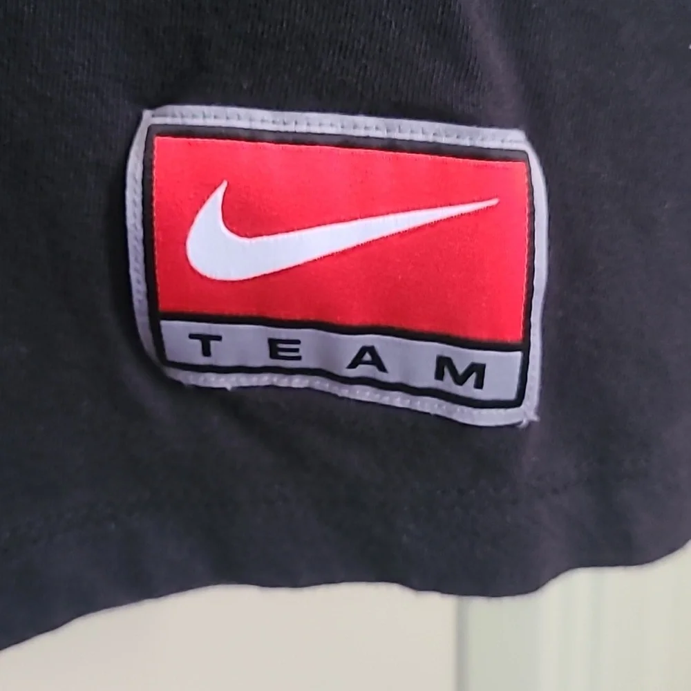 Black plus size Nike tee - Picture 3 of 3